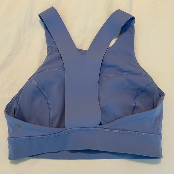 Lulu sports bra size 4 - Picture 3 of 3